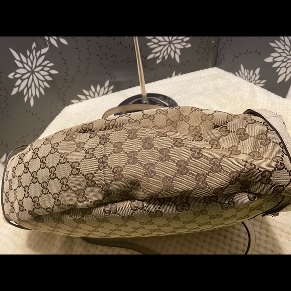 Pre-loved Gucci Abbey canvass - Picture 3 of 14